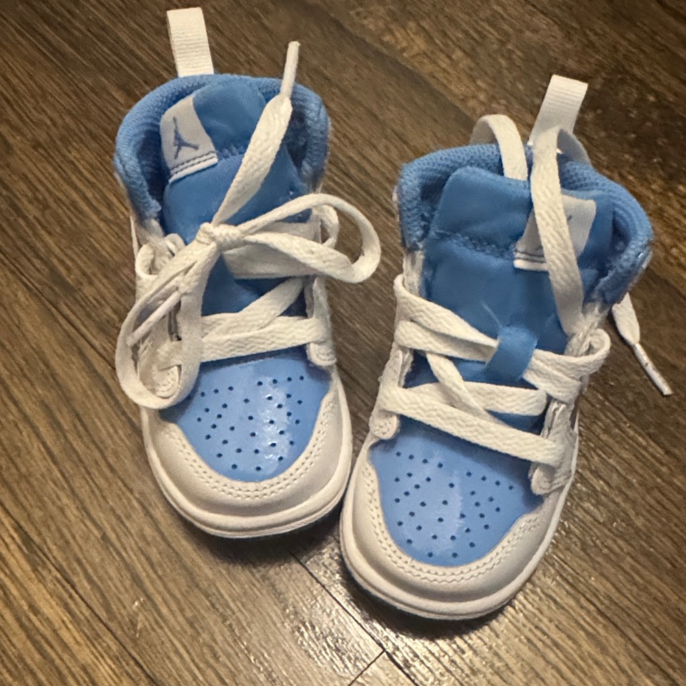 Nike Kids Sky Blue and White Sneakers